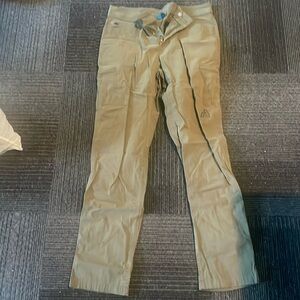Women's Olive green Eddie Bauer long pants size 8